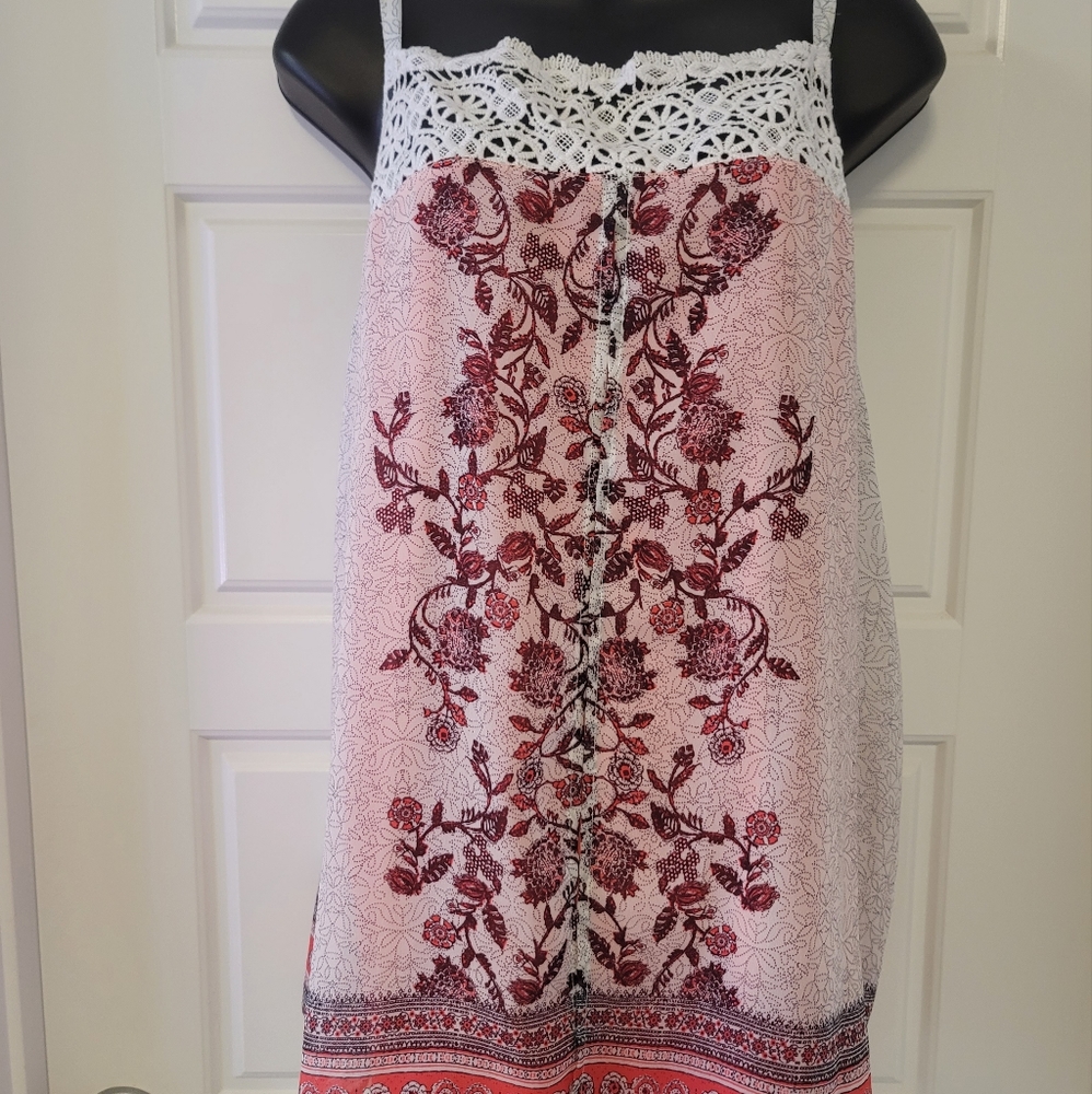 Really beautiful sleeveless top.